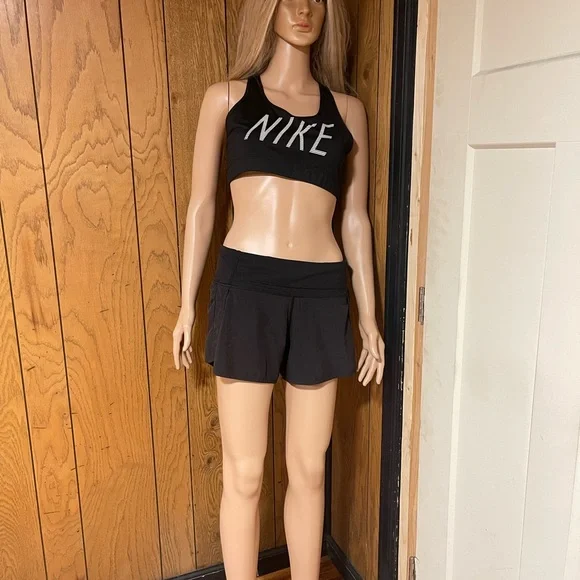 Lululemon" Run Times Short Black-Size (6) - Picture 5 of 16